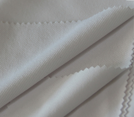 La circolare liscia leggera tricotta il poliestere 100% del tessuto impermeabile per eseguire il cappotto